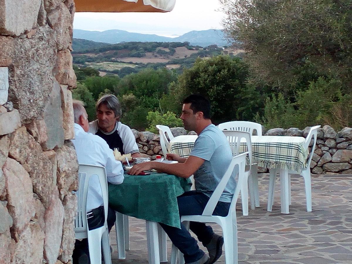 Turismo Rurale L'Agliuledda Vila Sant'Antonio di Gallura Exterior foto